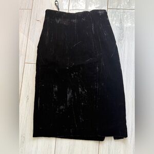 Breckenridge Black with Gold Trim Apparel Velvet 4